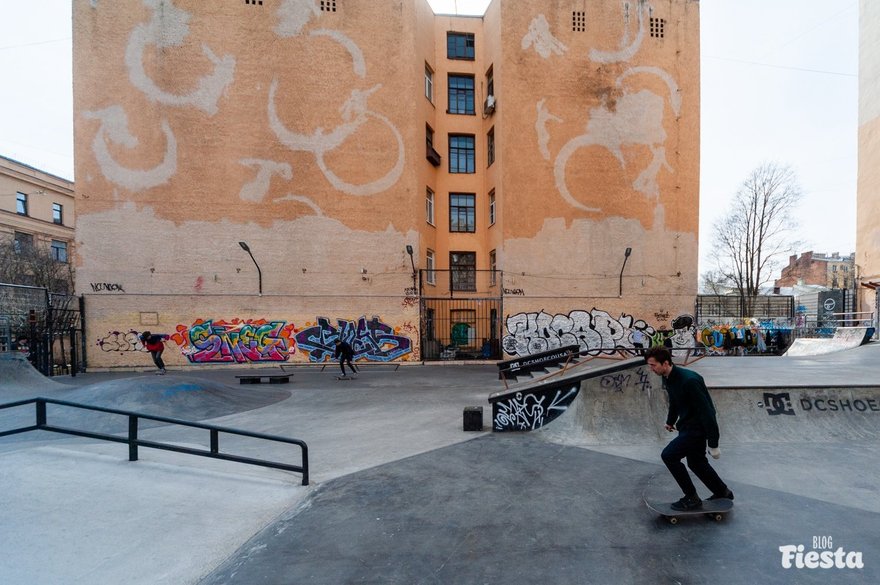 Граффити Тони Хоука в скейт-парке